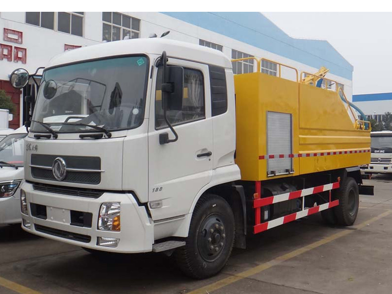 東風(fēng)天錦清洗吸污車(chē)聯(lián)合疏通車(chē)